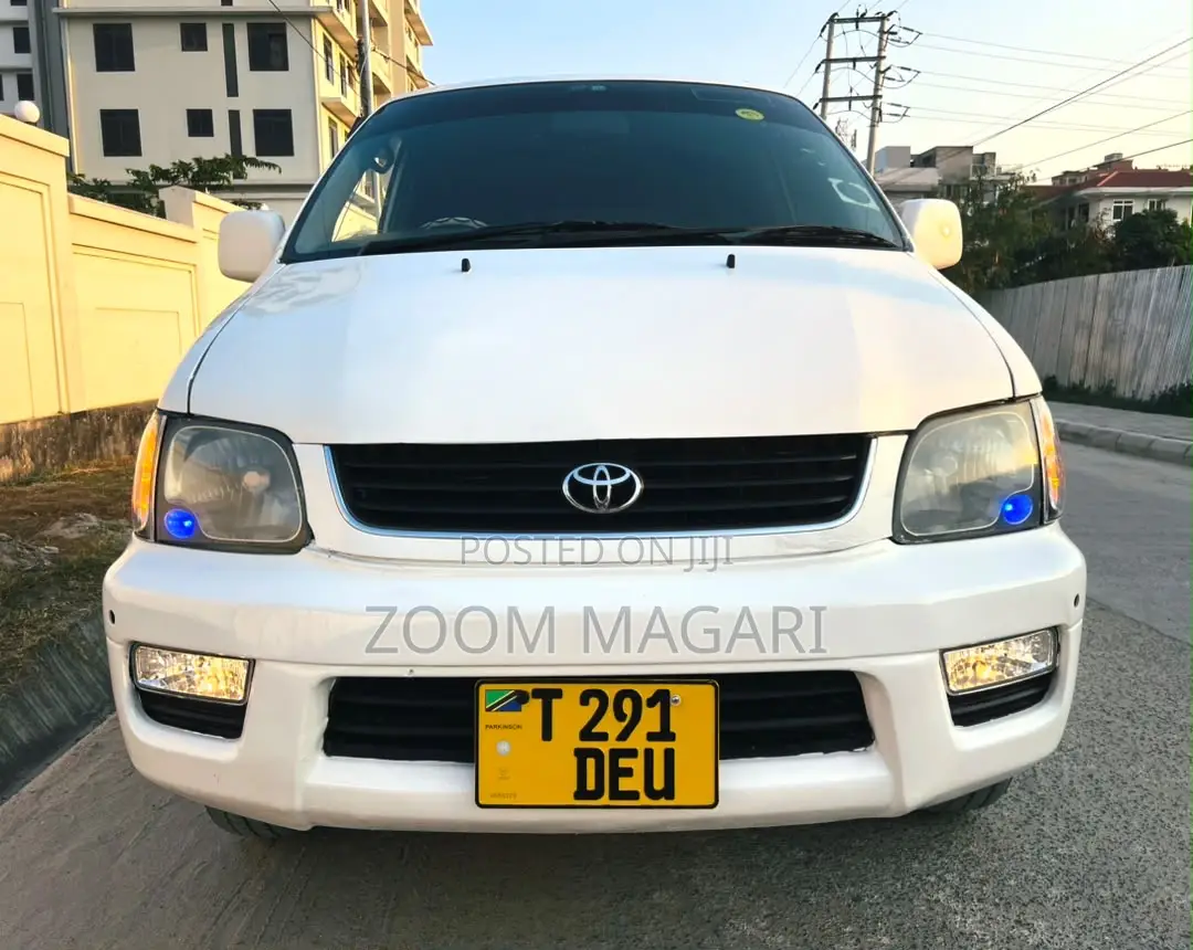 Toyota Noah 2001 White