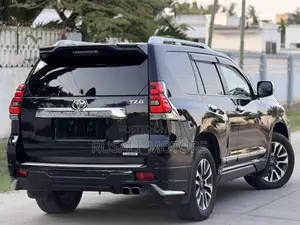 Toyota Land Cruiser Prado 2021 Black