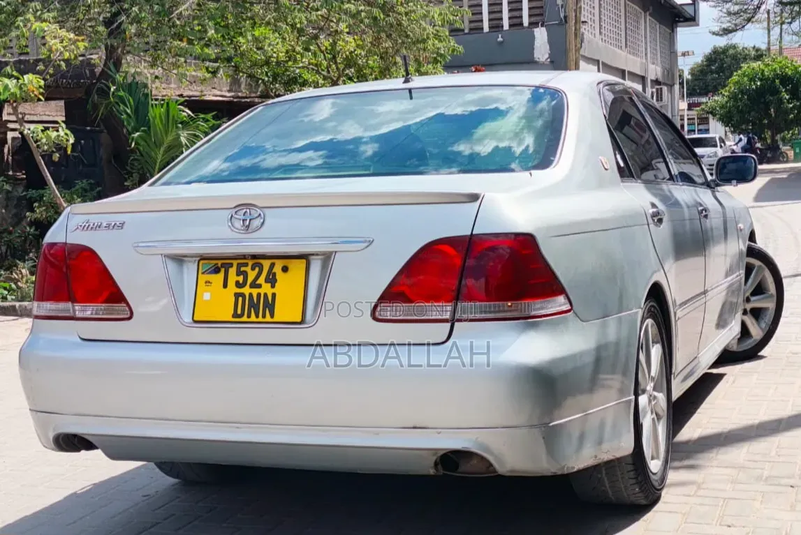 Toyota Crown 2008 Silver