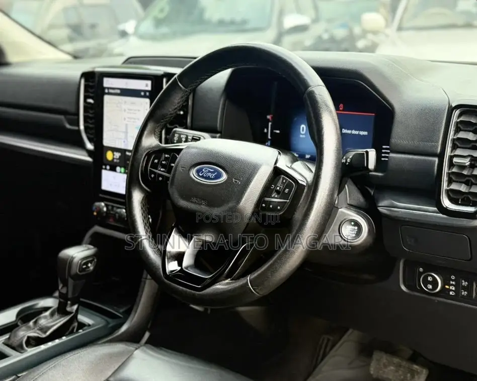 Ford Everest 2023 Brown