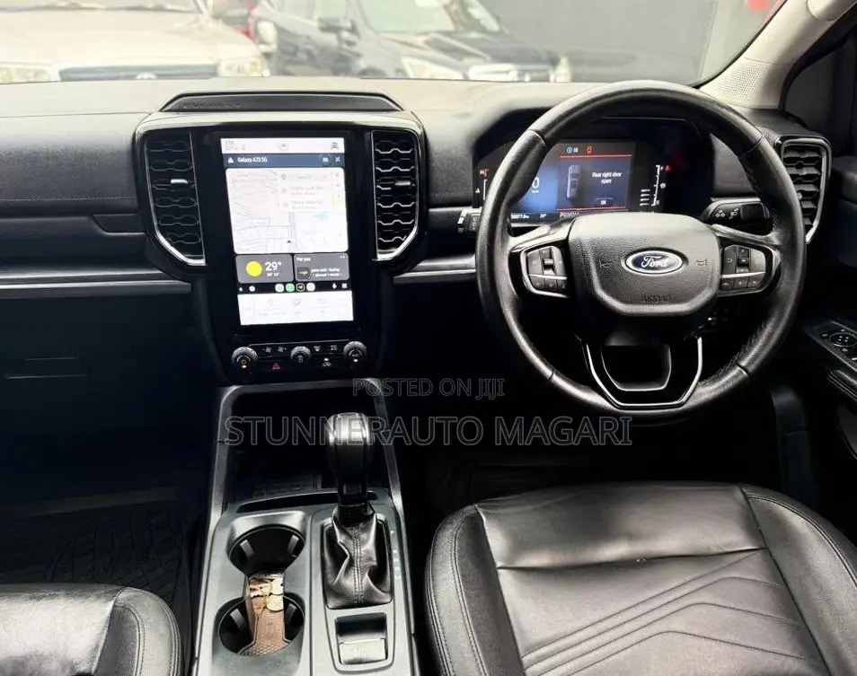 Ford Everest 2023 Brown