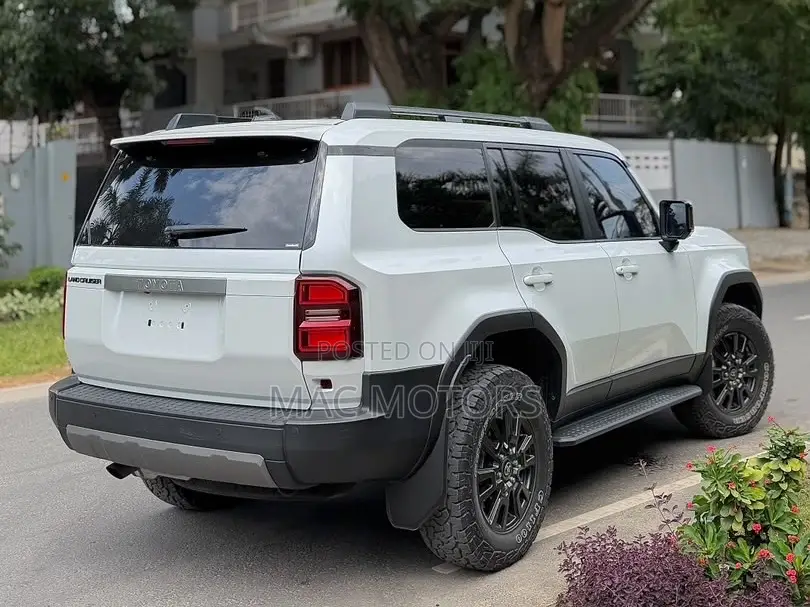 Toyota Land Cruiser Prado 2024 White