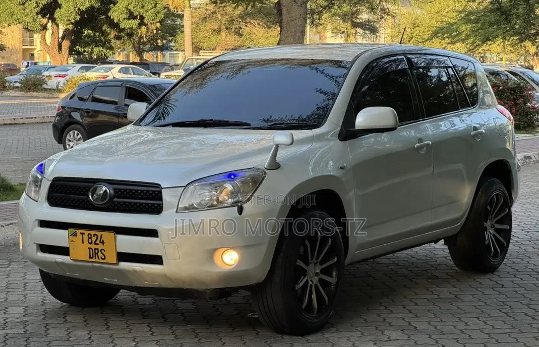 Toyota RAV4 2006 White