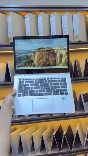 Laptop HP EliteBook 1030 8GB Intel Core i5 SSD 256GB