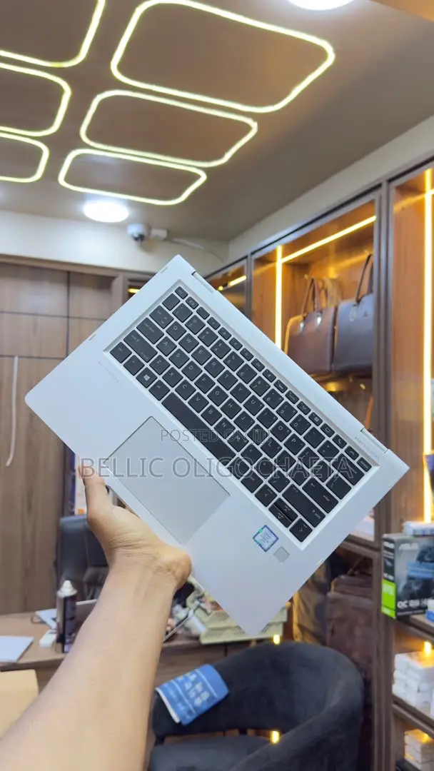 Laptop HP EliteBook 1030 8GB Intel Core i5 SSD 256GB