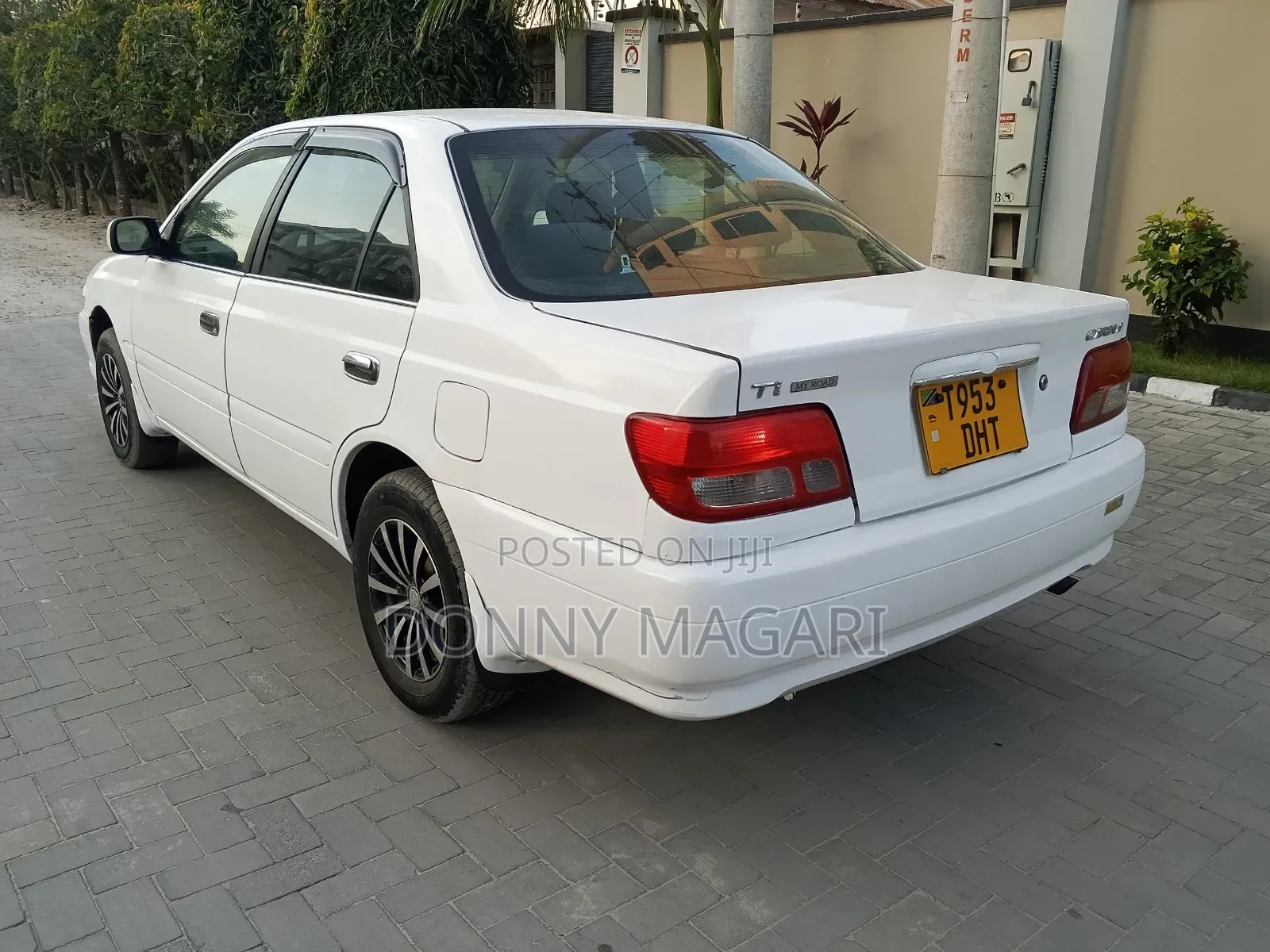 Toyota Carina 2001 White