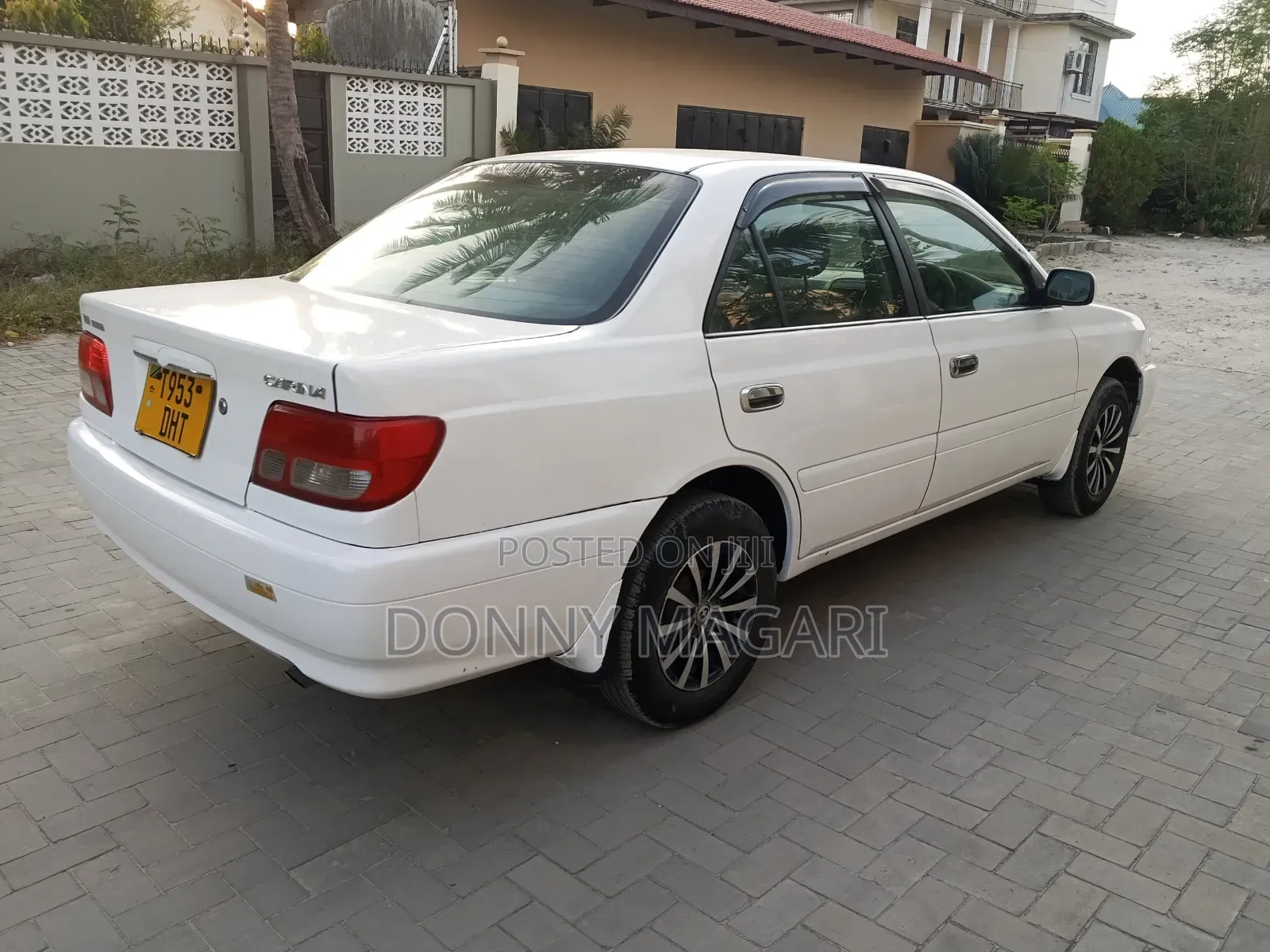 Toyota Carina 2001 White
