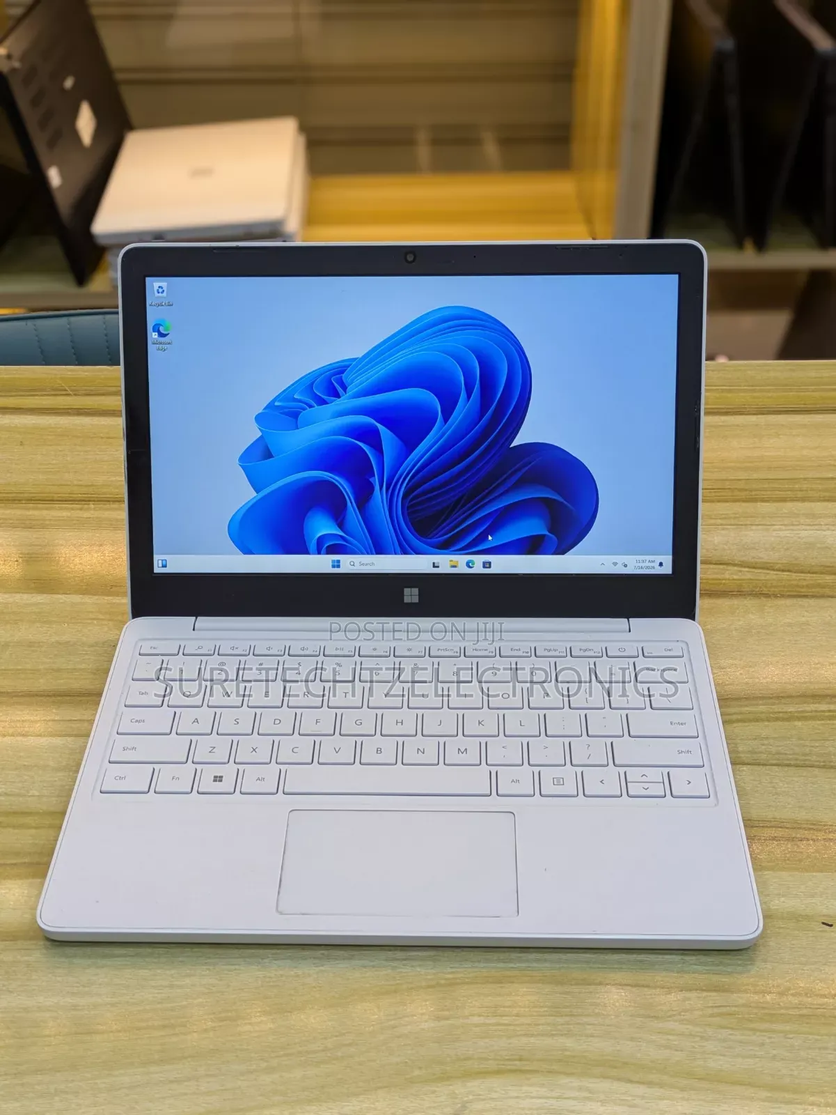 Laptop Microsoft Surface Laptop SE 8GB Intel Celeron SSD 128GB
