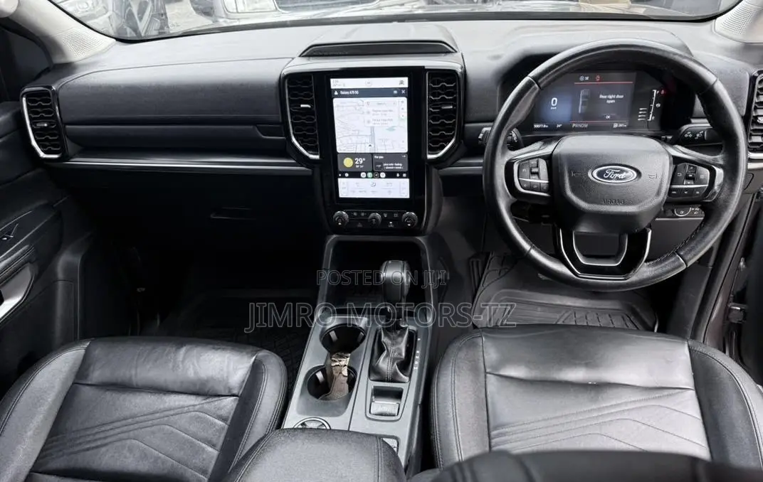 Ford Everest 2023 Gray