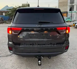 Ford Everest 2024 Black