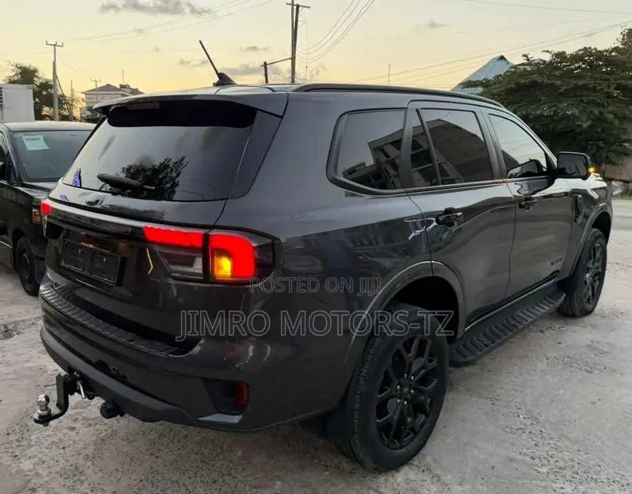Ford Everest 2024 Black
