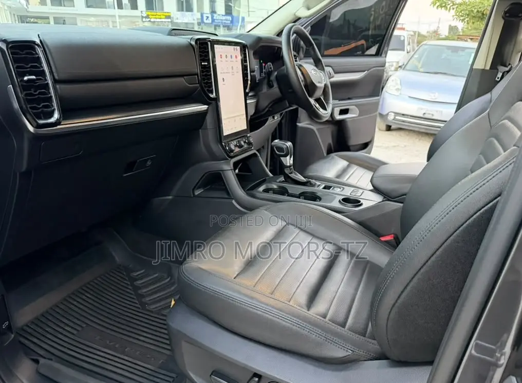 Ford Everest 2024 Black