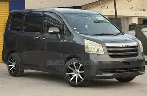 Toyota Noah 2008 Gray
