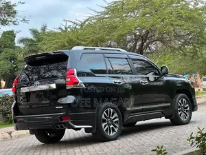 Toyota Land Cruiser Prado 2.8 2023 Black