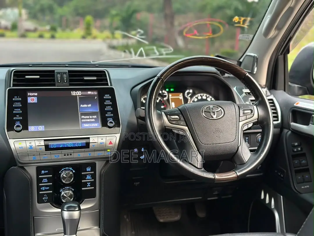 Toyota Land Cruiser Prado 2.8 2023 Black