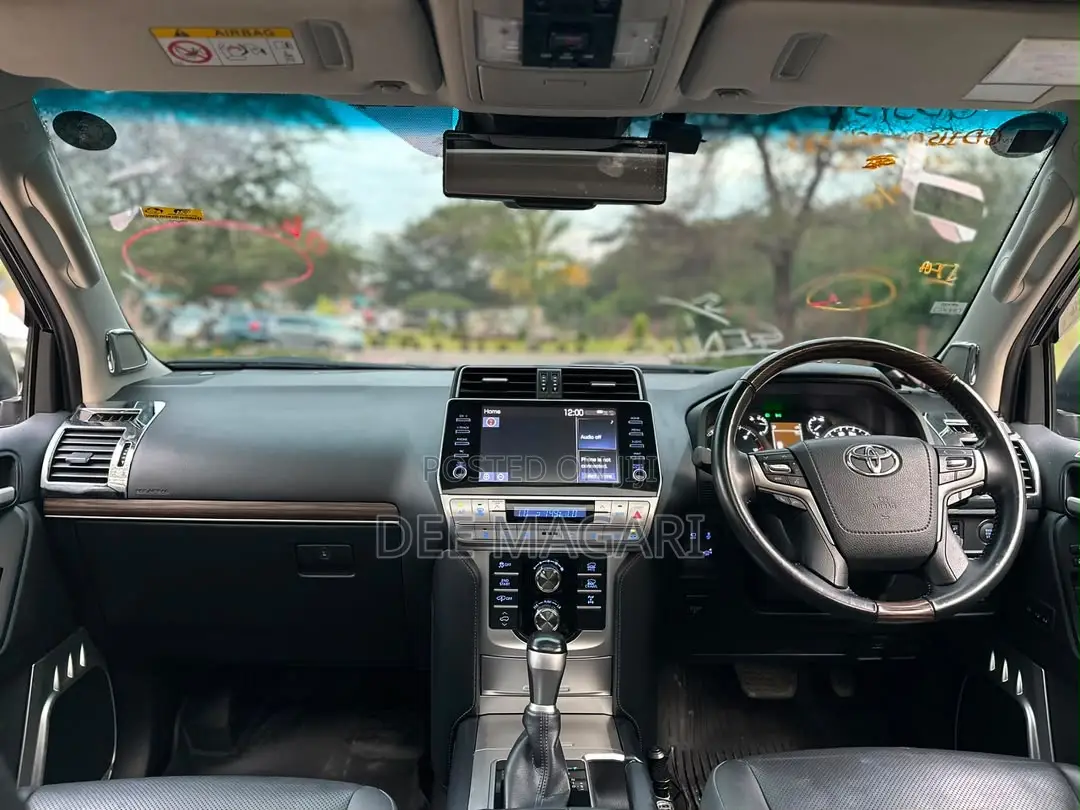 Toyota Land Cruiser Prado 2.8 2023 Black