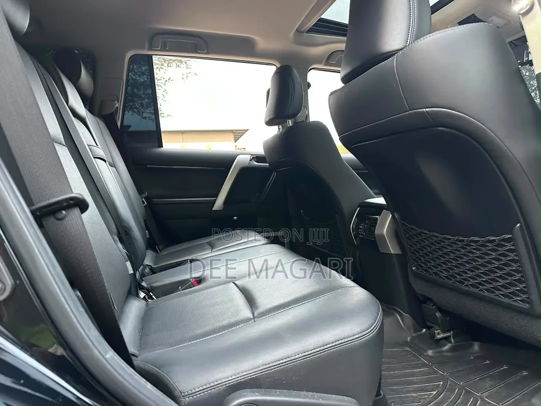 Toyota Land Cruiser Prado 2.8 2023 Black