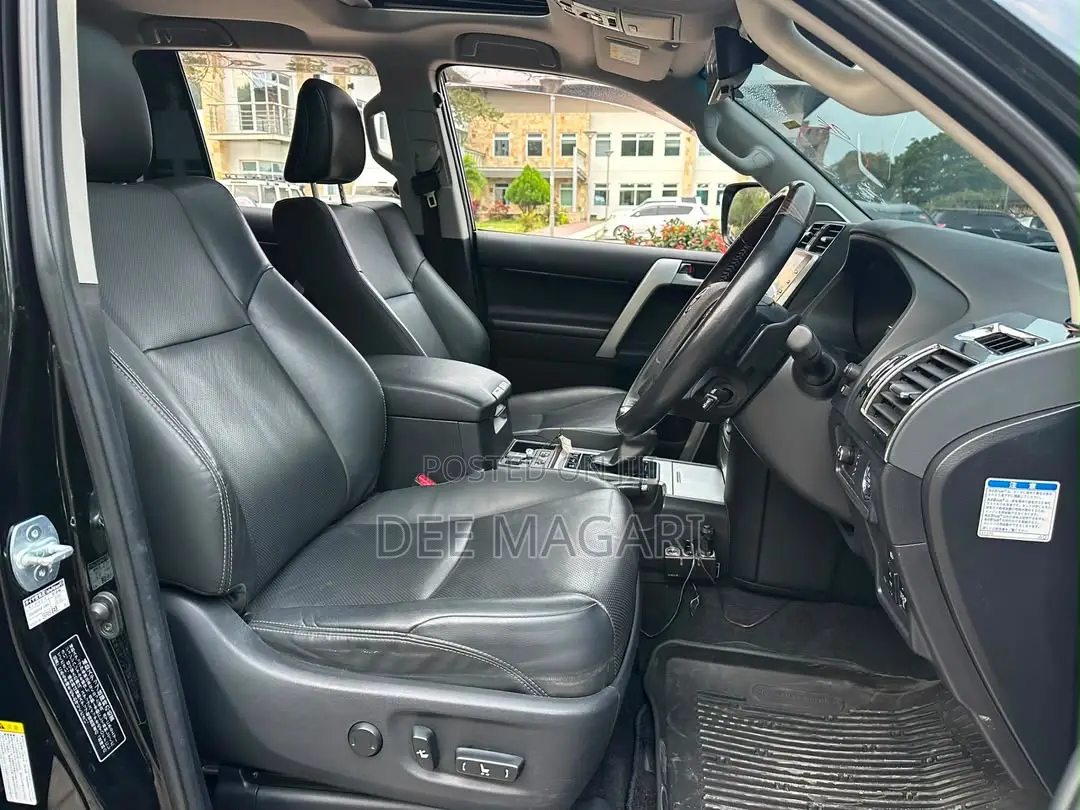 Toyota Land Cruiser Prado 2.8 2023 Black