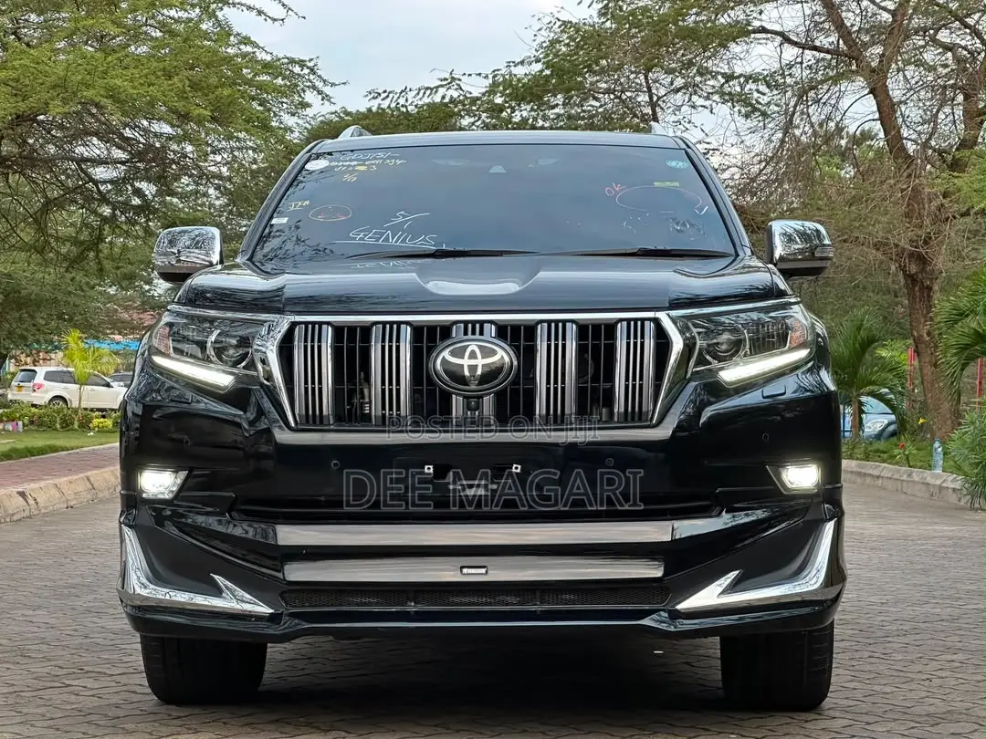 Toyota Land Cruiser Prado 2.8 2023 Black