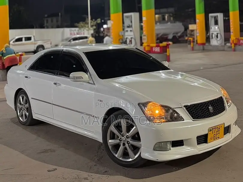 Toyota Crown 2006 White