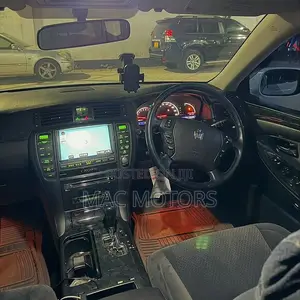 Toyota Crown 2006 White