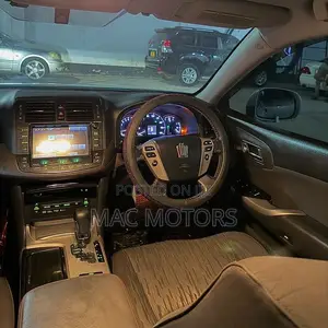 Toyota Crown 2010 Silver