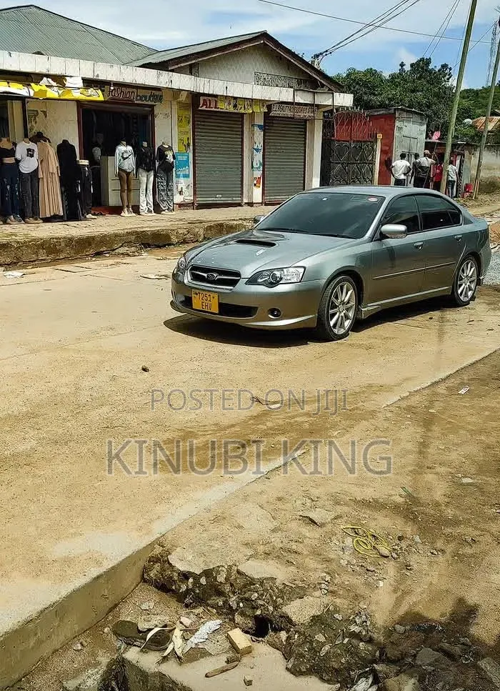 Subaru Legacy 2005 Gray
