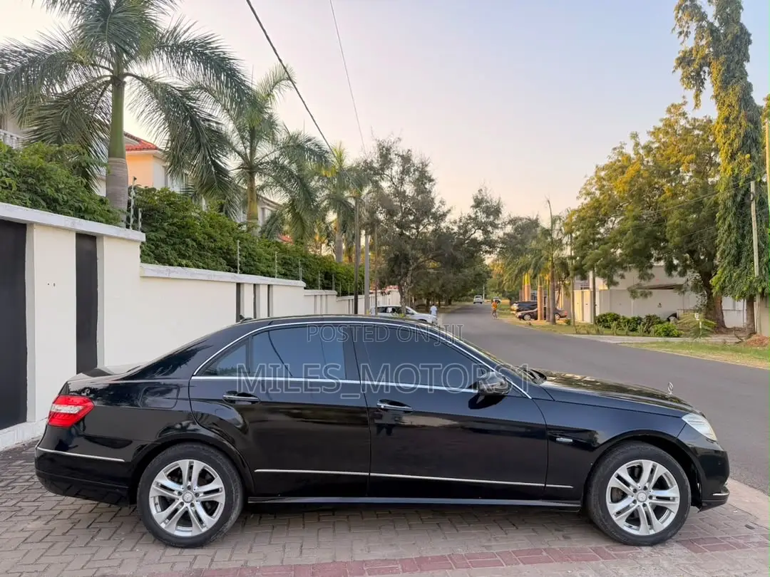 Mercedes-Benz E250 SV Premium 2014 Black