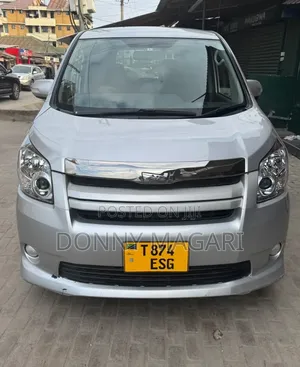 Toyota Noah 2008 Silver