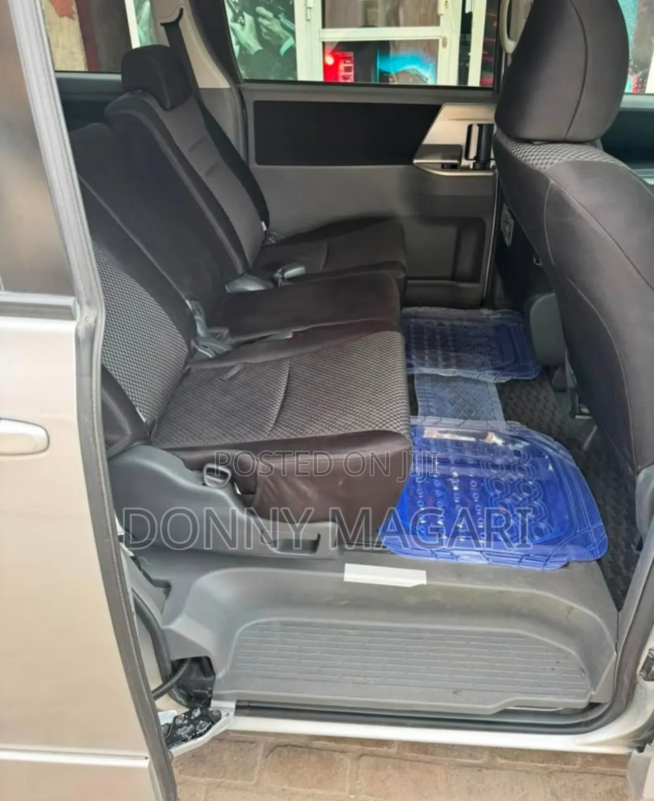 Toyota Noah 2008 Silver