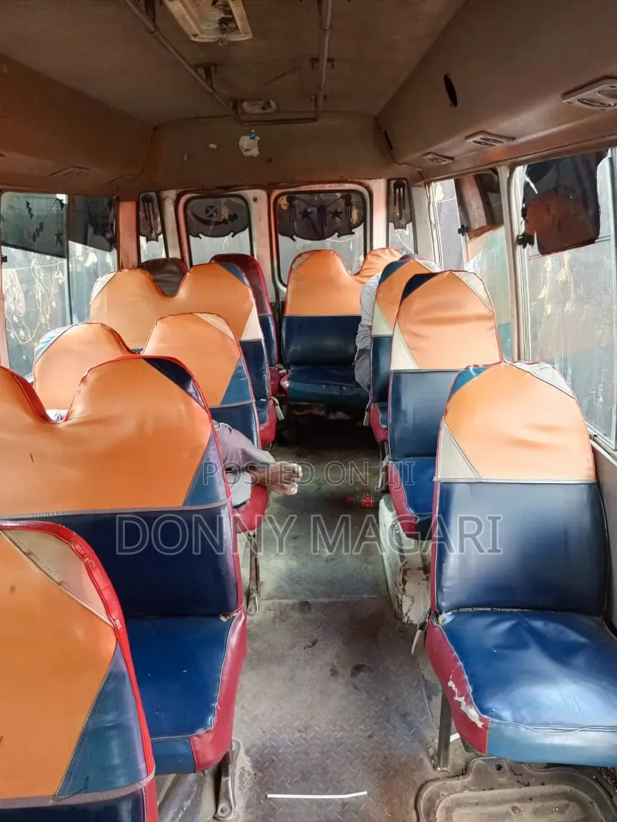 Toyota Coaster 2002 Yellow
