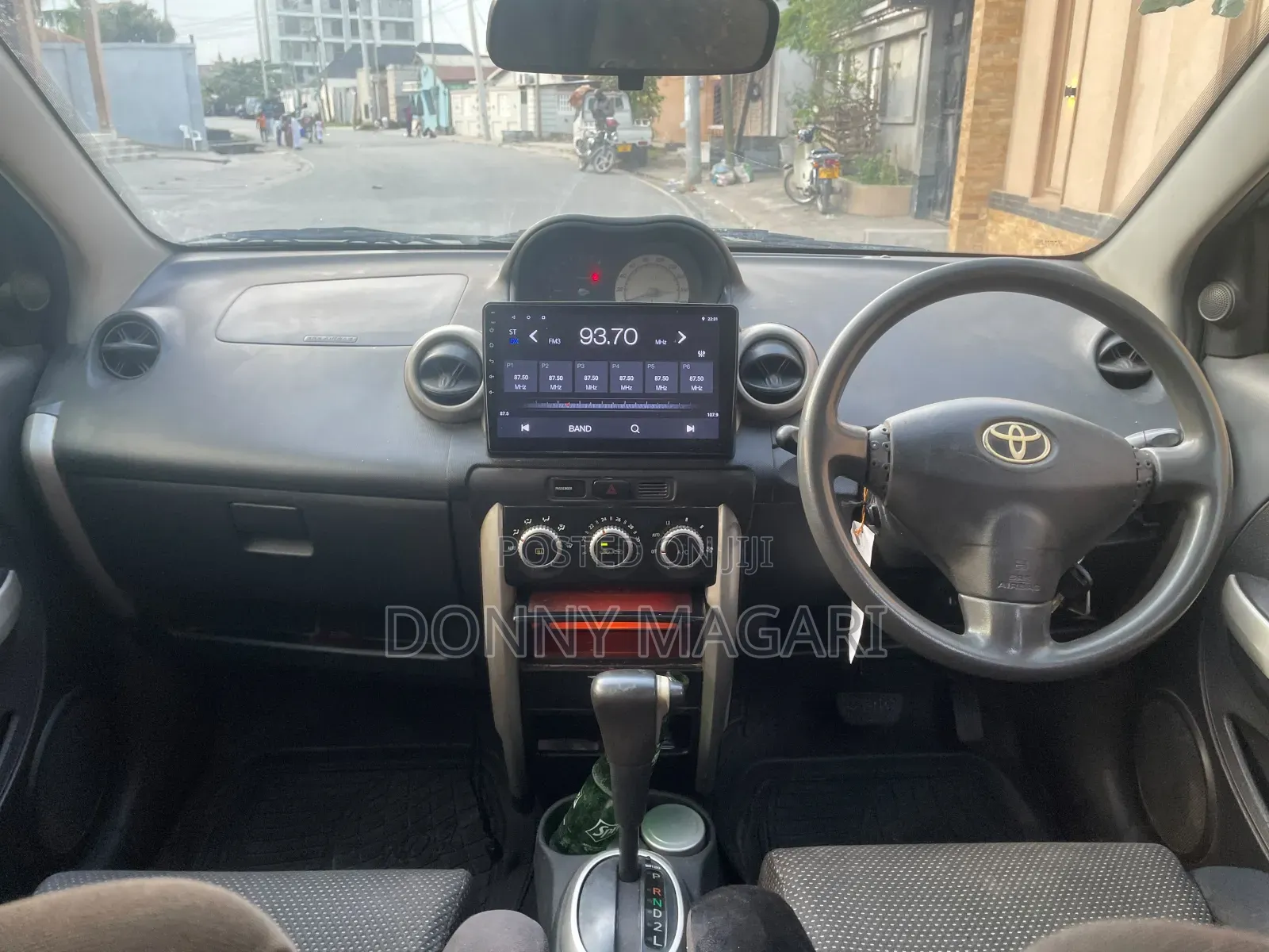 Toyota IST 2004 Silver