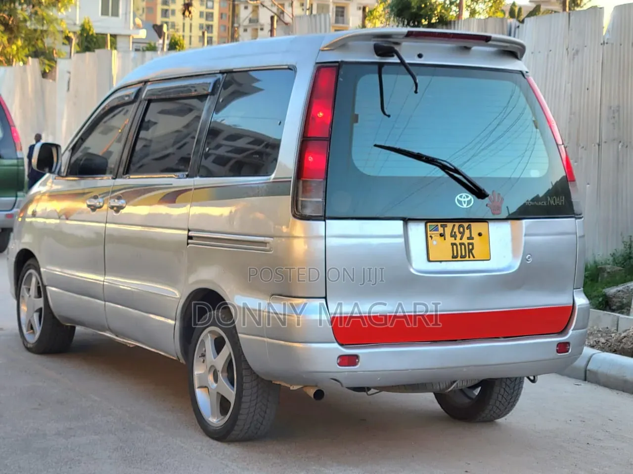 Toyota Noah 2003 Silver