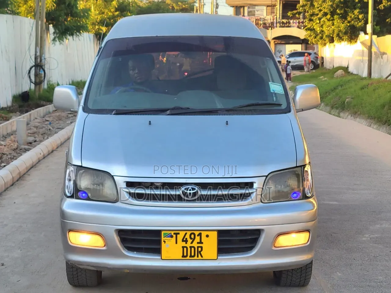 Toyota Noah 2003 Silver