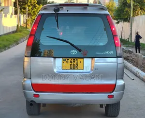 Toyota Noah 2003 Silver