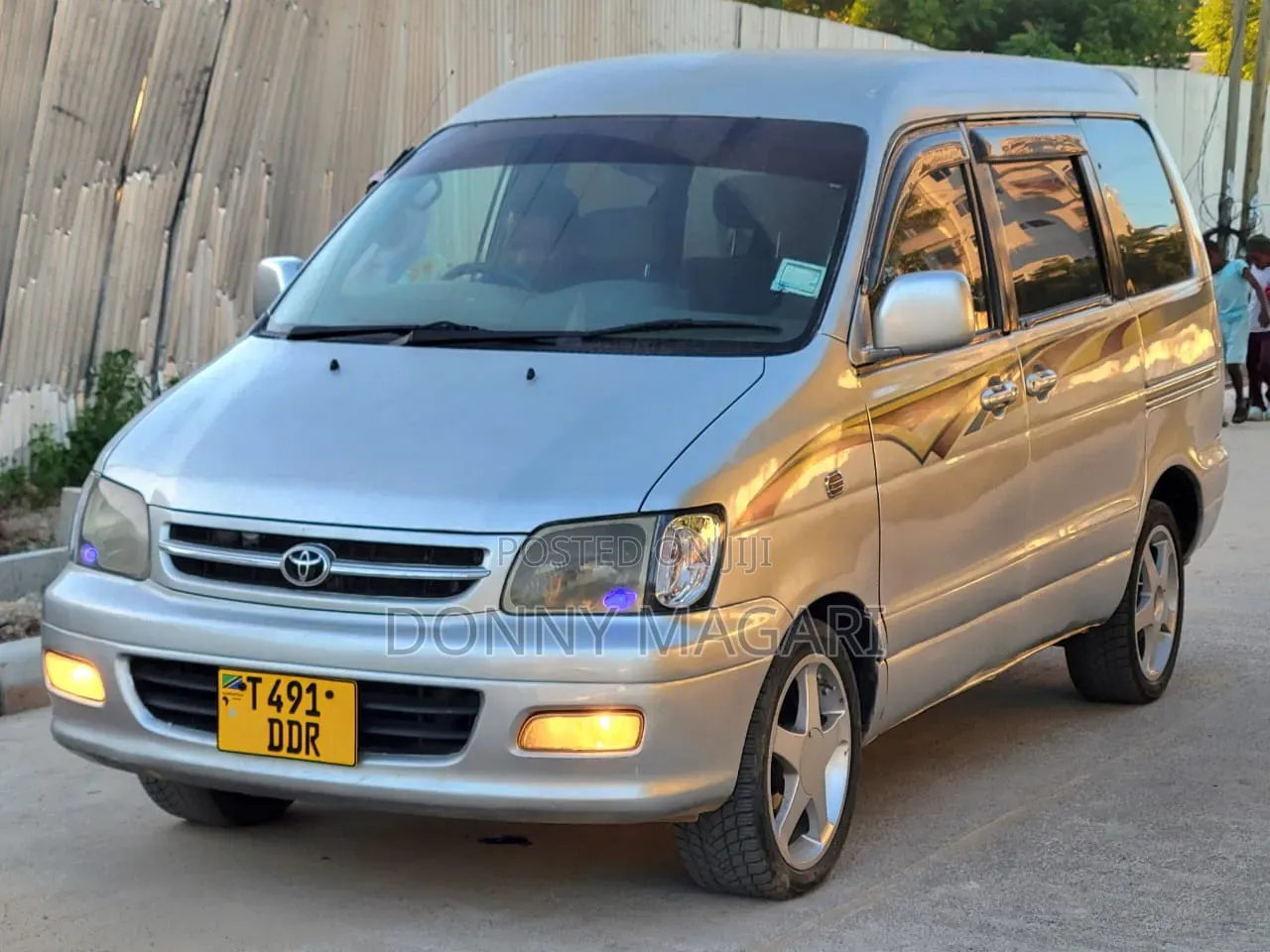 Toyota Noah 2003 Silver