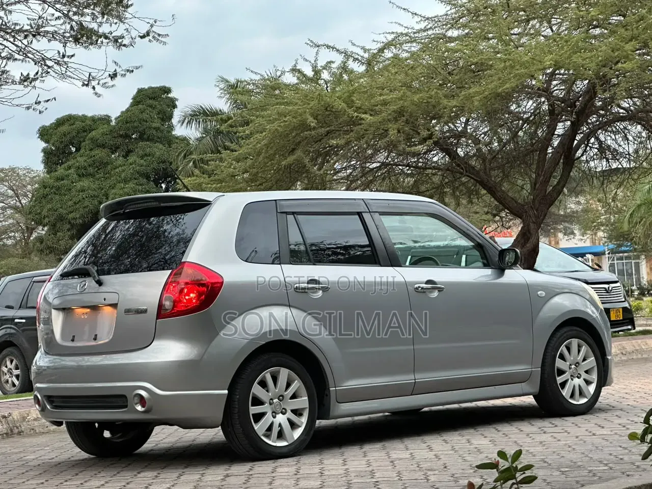 Mazda Verisa 2005 Silver