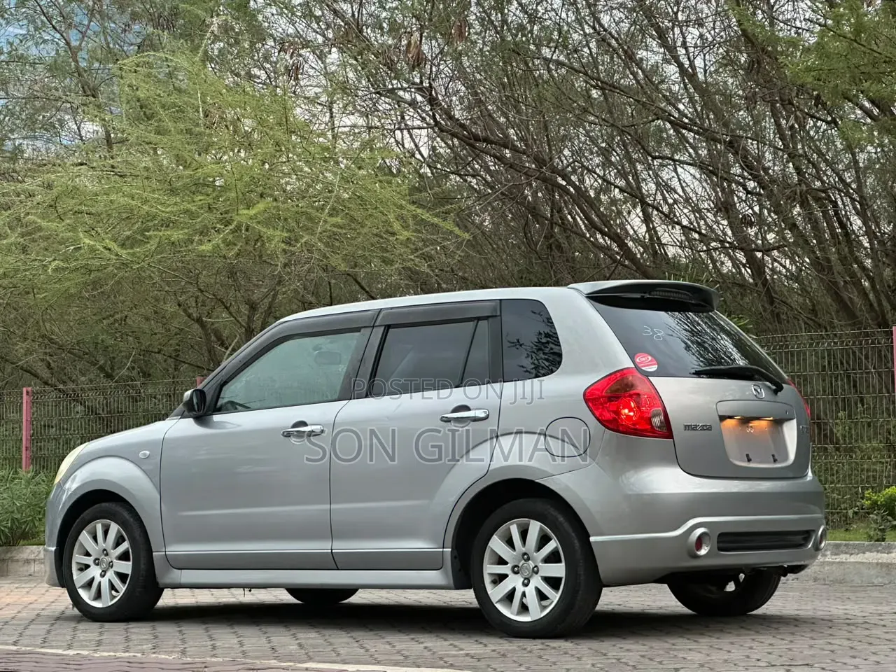 Mazda Verisa 2005 Silver