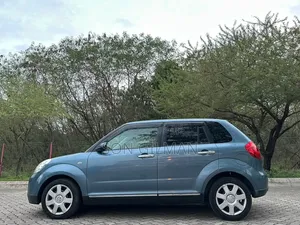 Mazda Verisa 2005 Blue