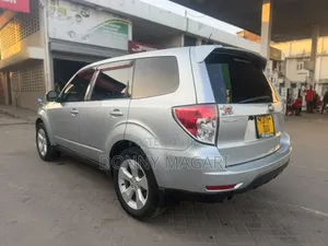 Subaru Forester 2010 Silver