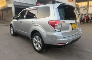 Subaru Forester 2010 Silver