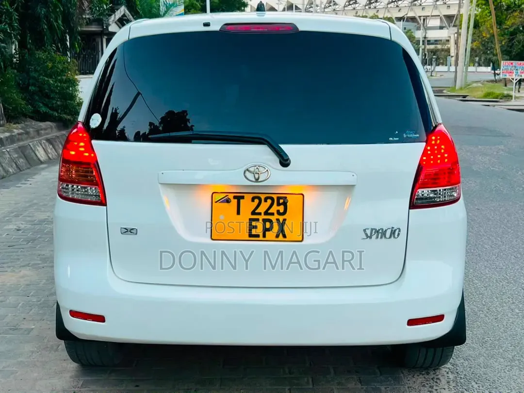 Toyota Corolla Spacio 2005 White