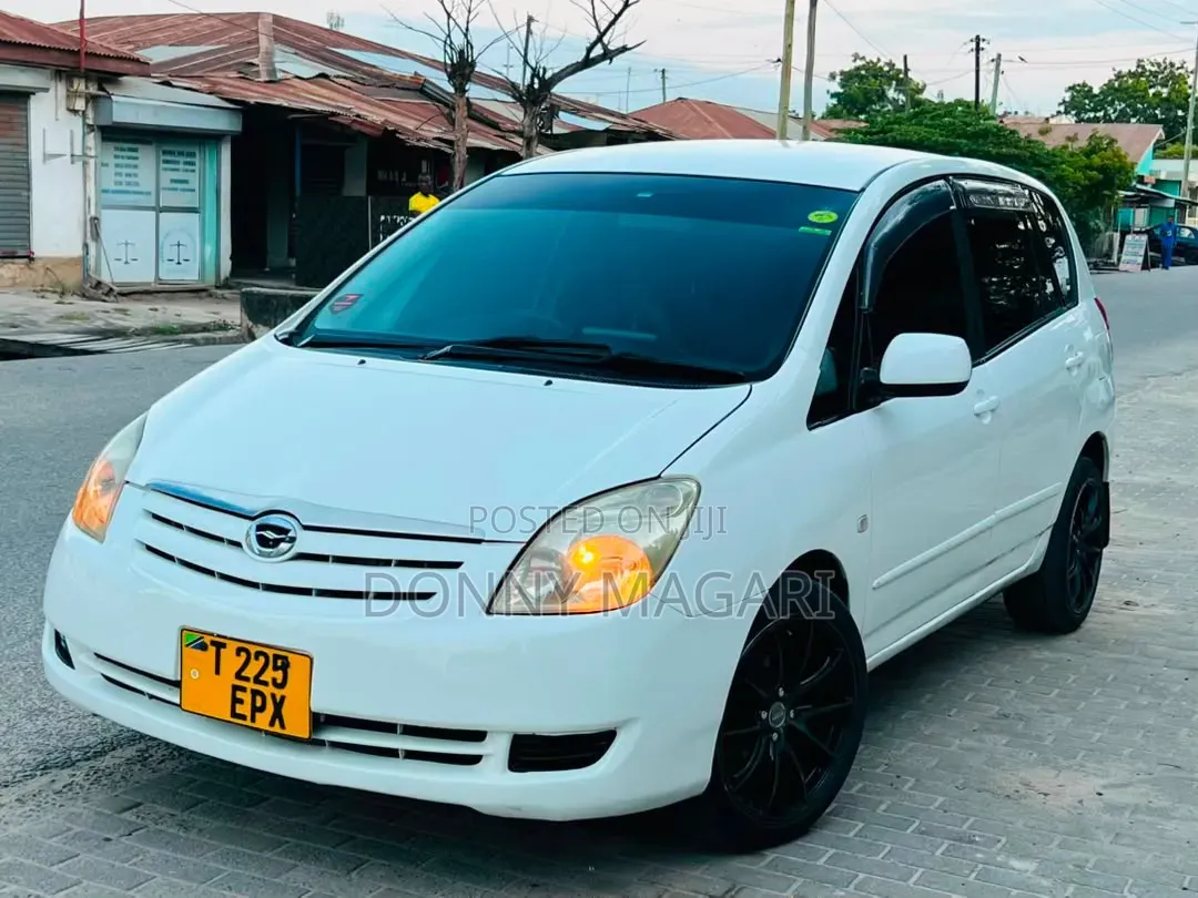 Toyota Corolla Spacio 2005 White