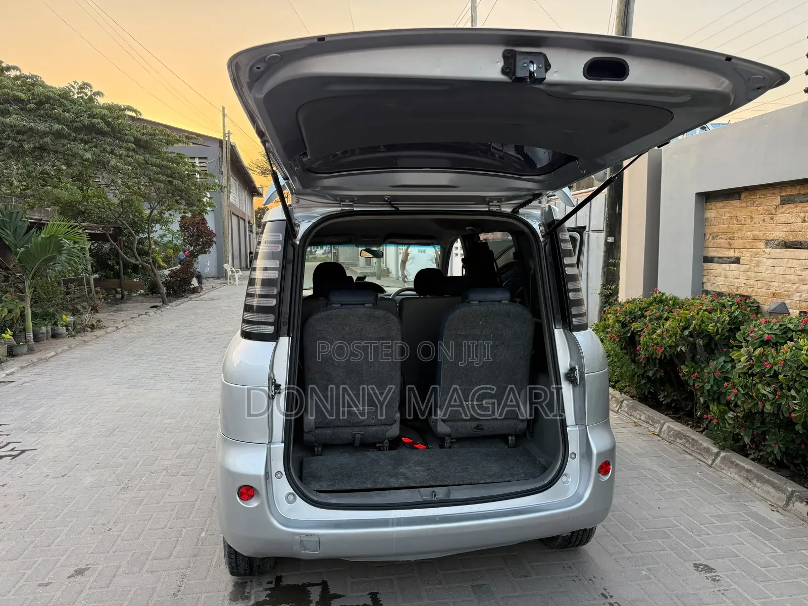 Toyota Sienta 2005 Silver