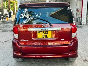 Toyota Corolla Rumion 2008 Maroon