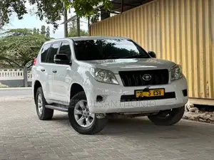 Toyota Land Cruiser Prado 2011 White