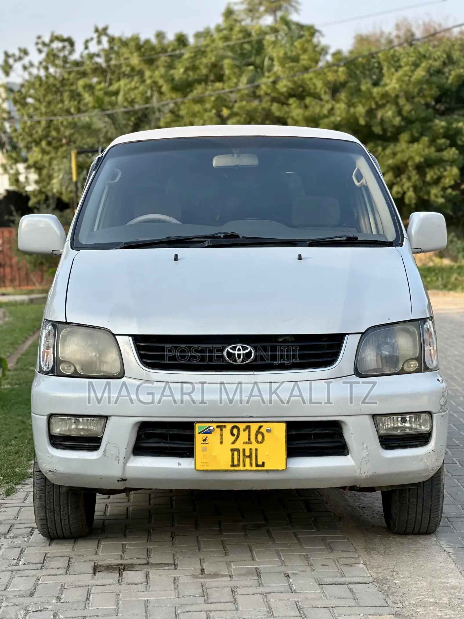 Toyota TownAce Noah 2000 White