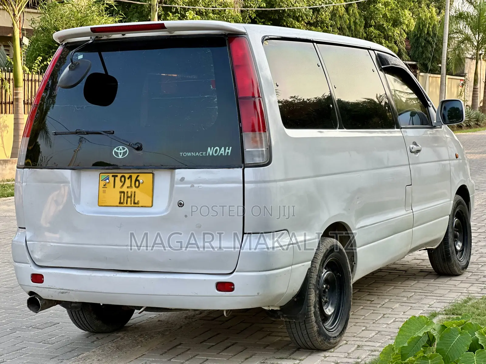 Toyota TownAce Noah 2000 White