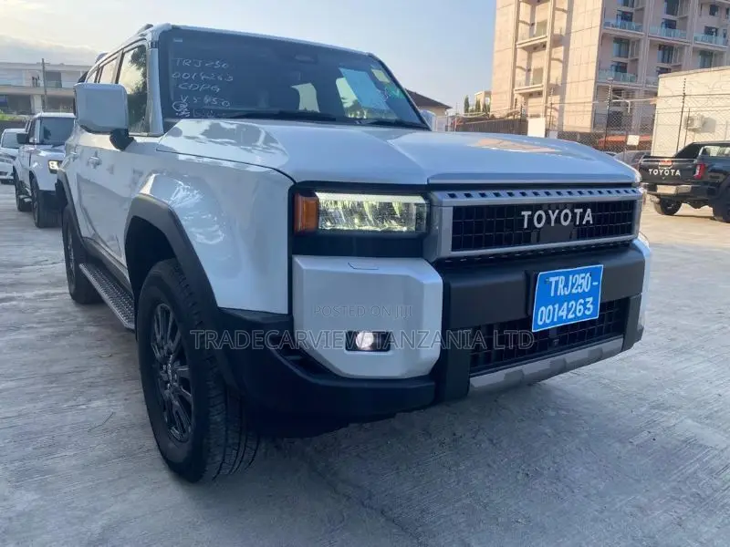 New Toyota Land Cruiser Prado 2.7 2024 White