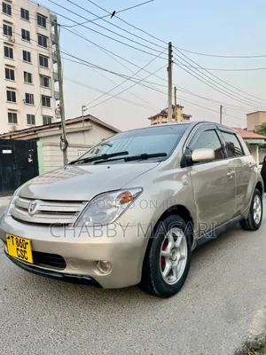 Toyota IST 2004 Gold
